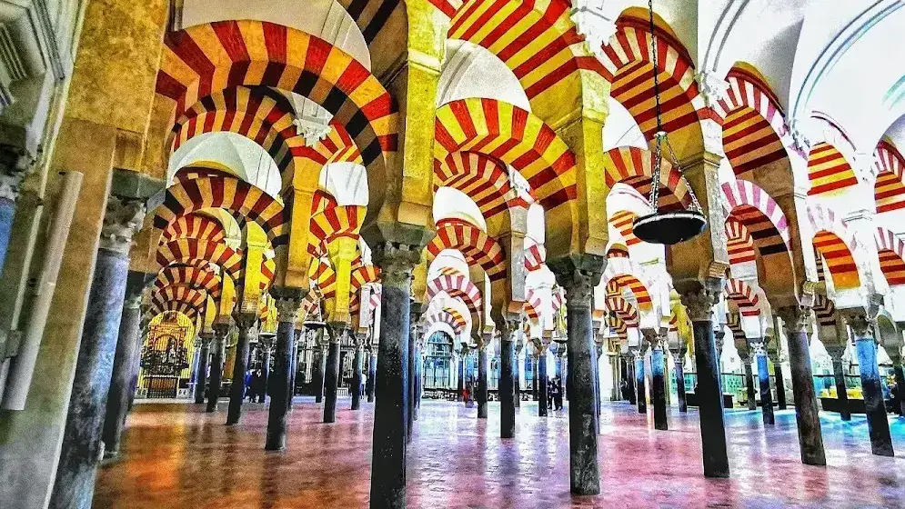 Arcs bicolores de la Mosquée-Cathédrale de Cordoue
