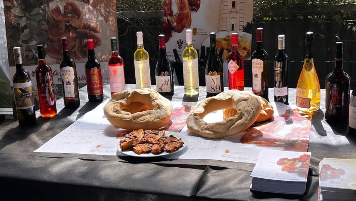Presentación de la XI Feria del Lechón Ibérico de Cardeña / Redes Mercado Victoria