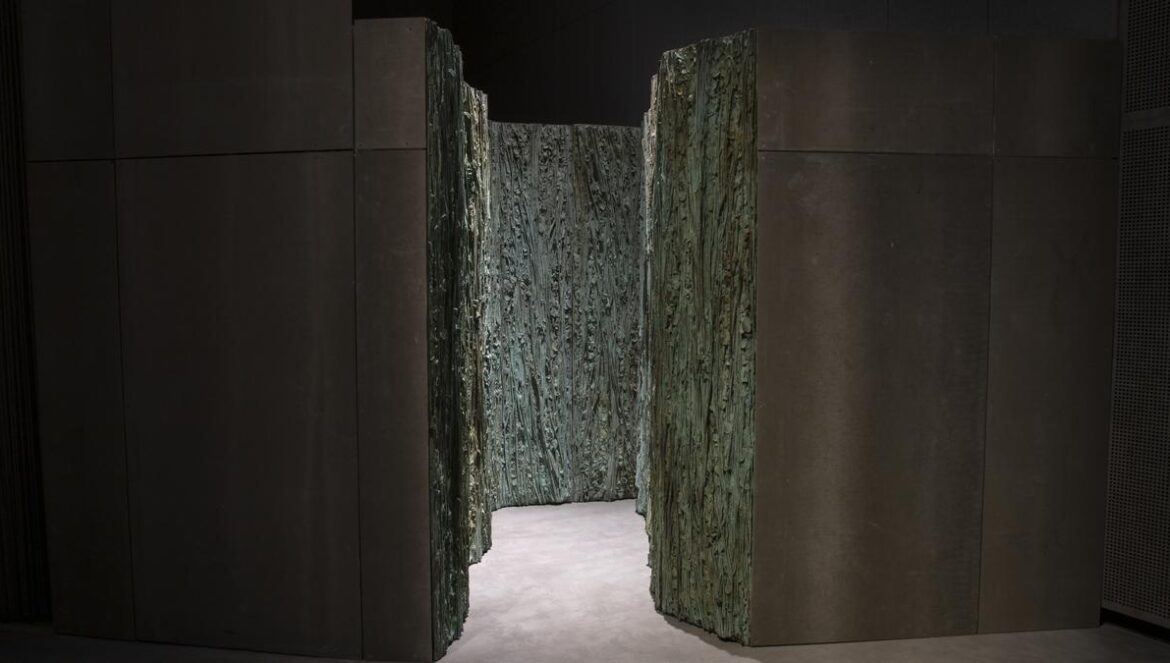 Cristina Iglesias, 'Habitación vegetal III' (2000).