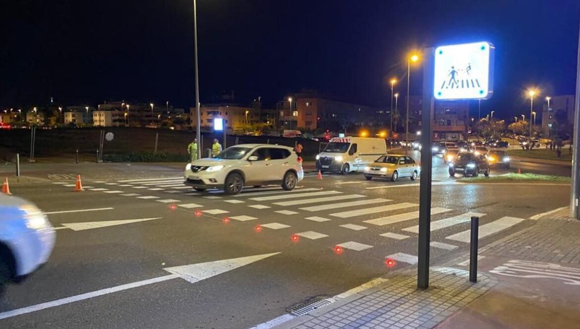 Paso de peatones en la avenida de la Arruzafilla.