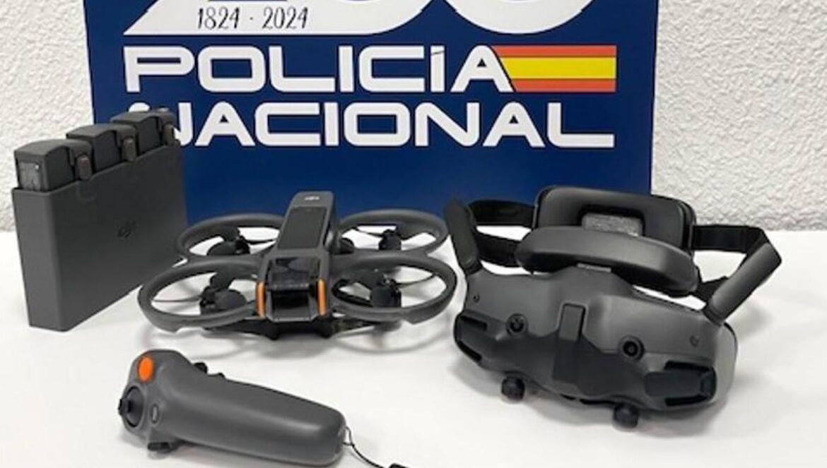 El dron y todos los dispositivos de navegación interceptados.
