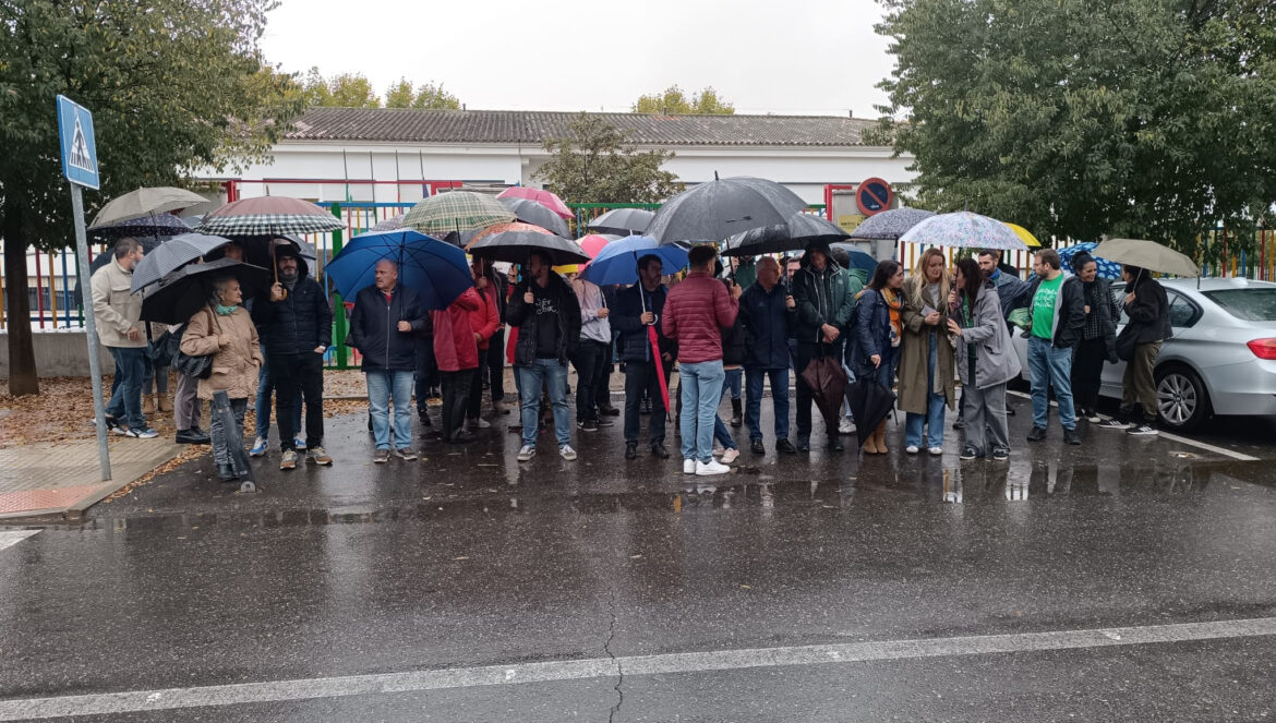 Un momento de la concentración en el colegio Mirasierra / El Día