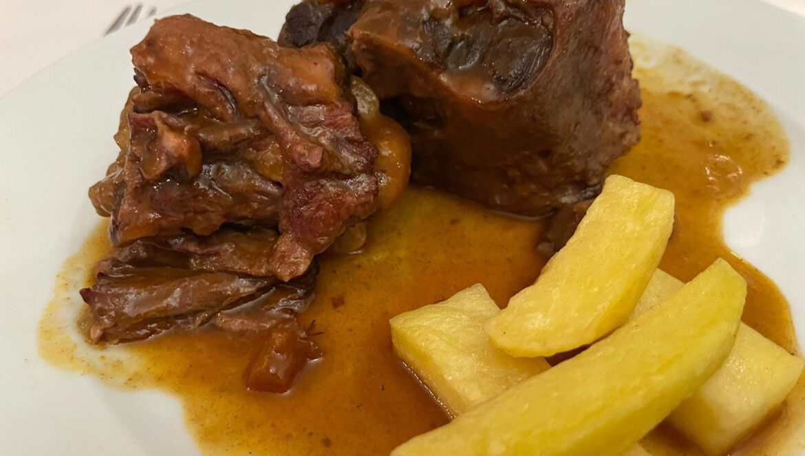 Rabo de toro cordobés / Cofradía del Rabo de Toro Cordobés