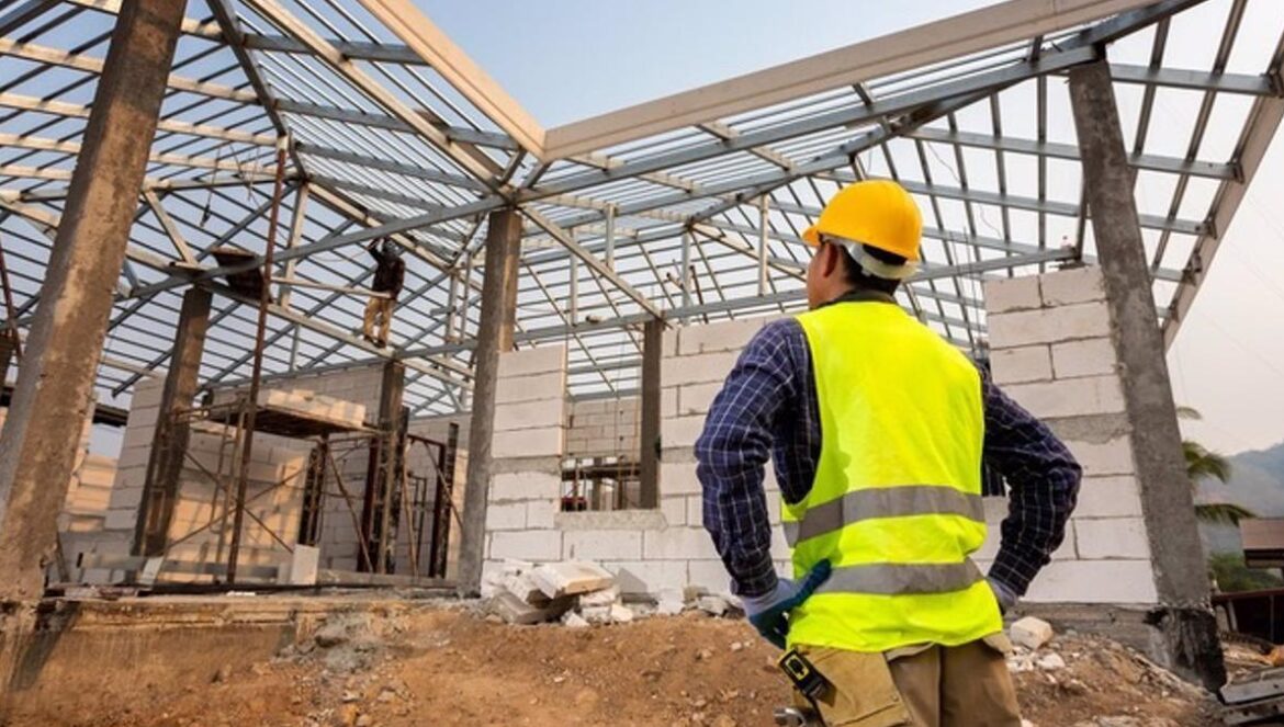 Un trabajador en una construcción.