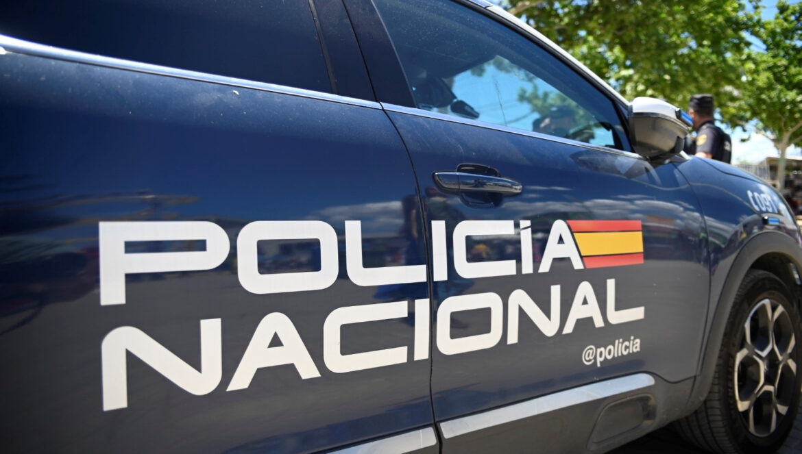 Un coche patrulla de la Policía Nacional. / Juan Ayala