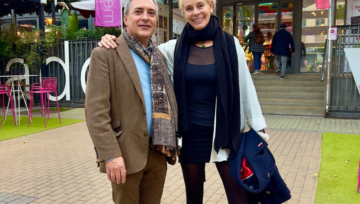Paco Mulero, gerente Mercado Victoria, junto a Belén Rueda / Redes Mercado Victoria