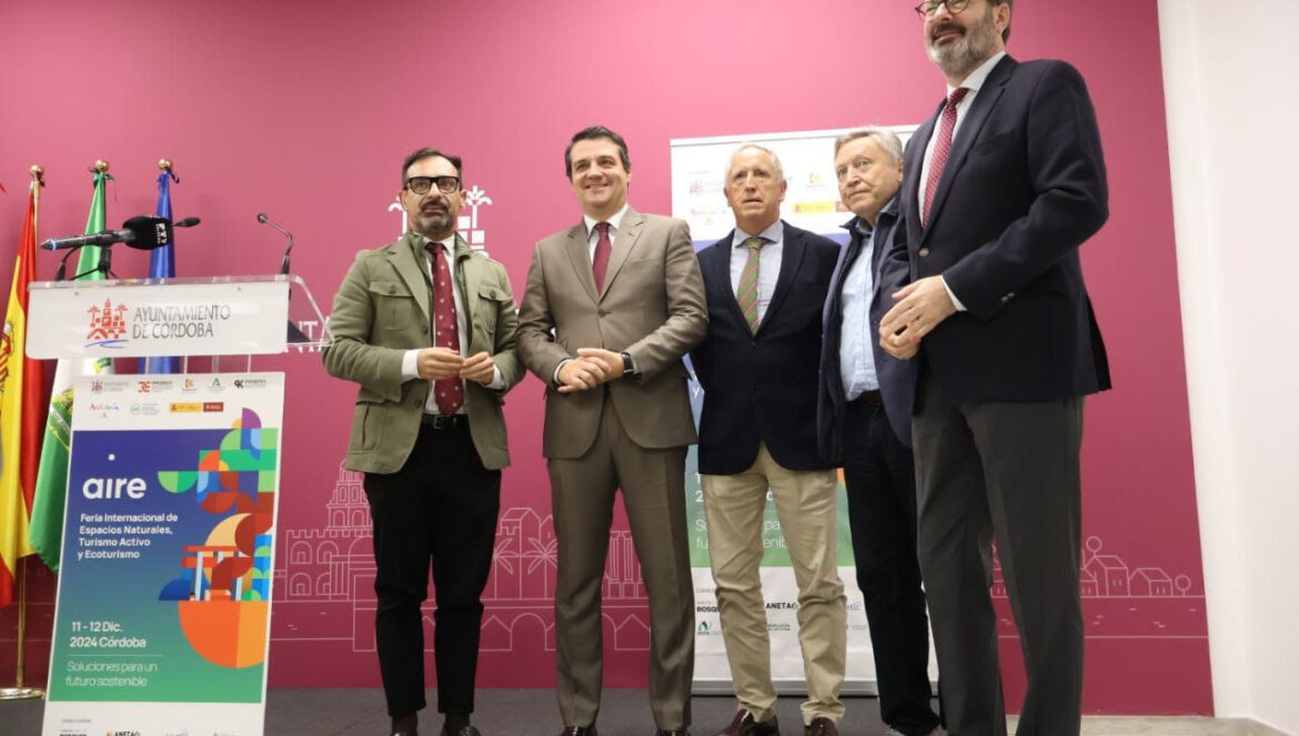 Dirigentes institucionales en la presentación de la muestra / El Día