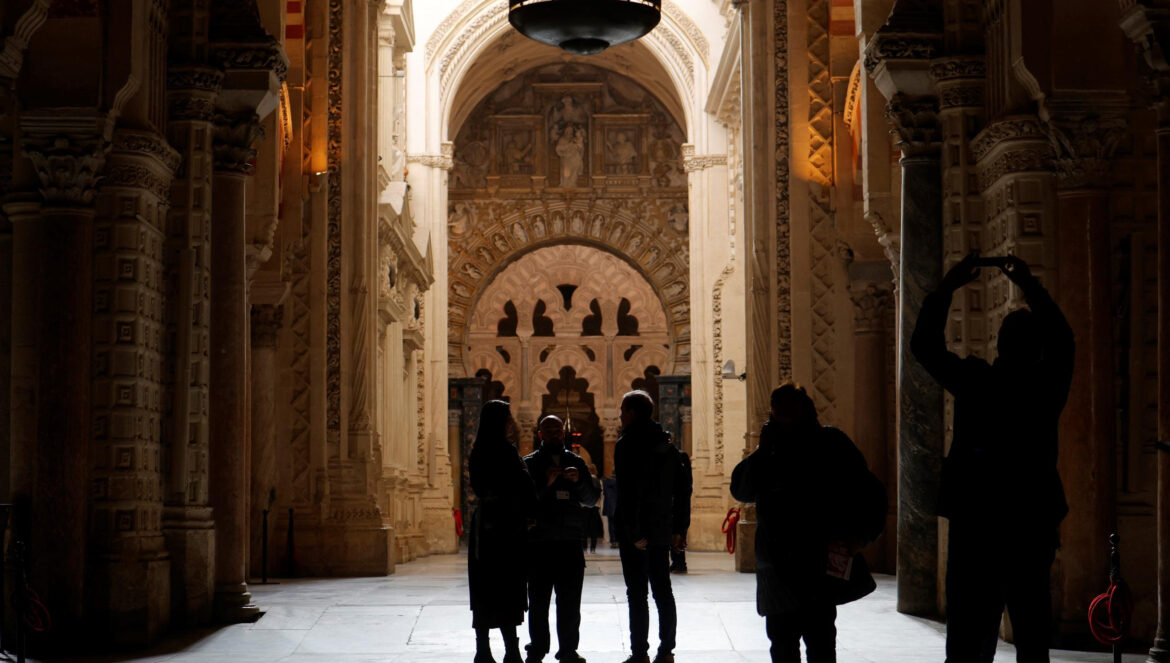Interior de la Mezquita-Catedral de Córdoba. / Miguel Ángel Salas