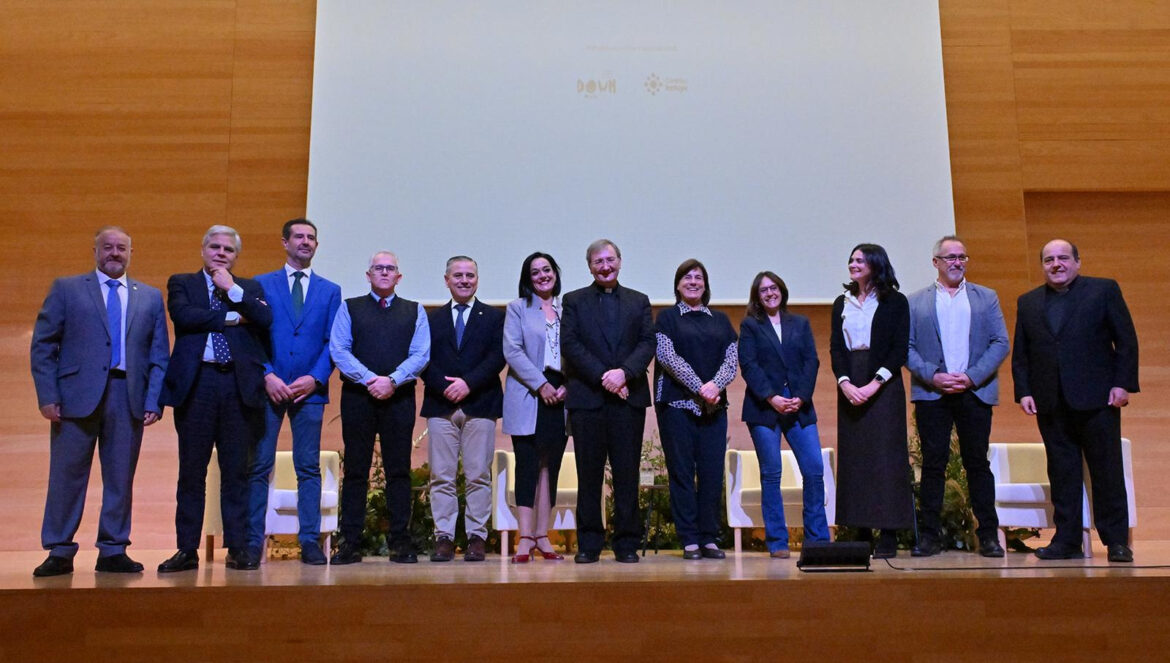 Representantes institucionales en la jornada del Cabildo Catedral / El Día