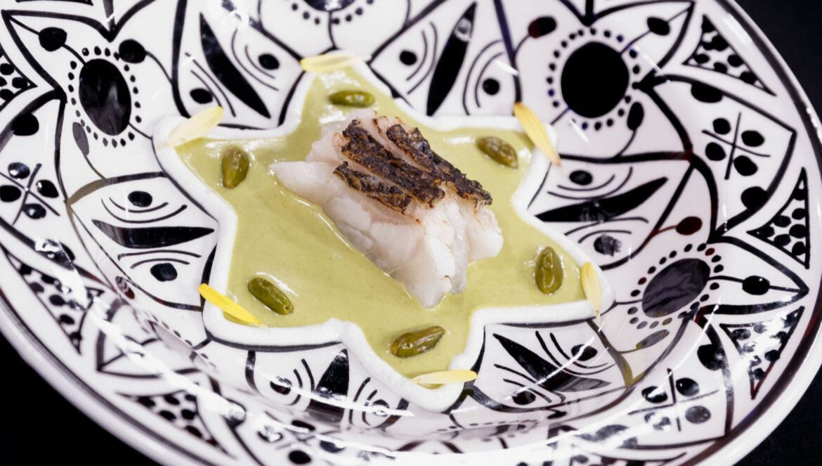 Receta de lubina curada con salsa de pistachos de Paco Morales en MasterChef Celebrity 9 / RTVE