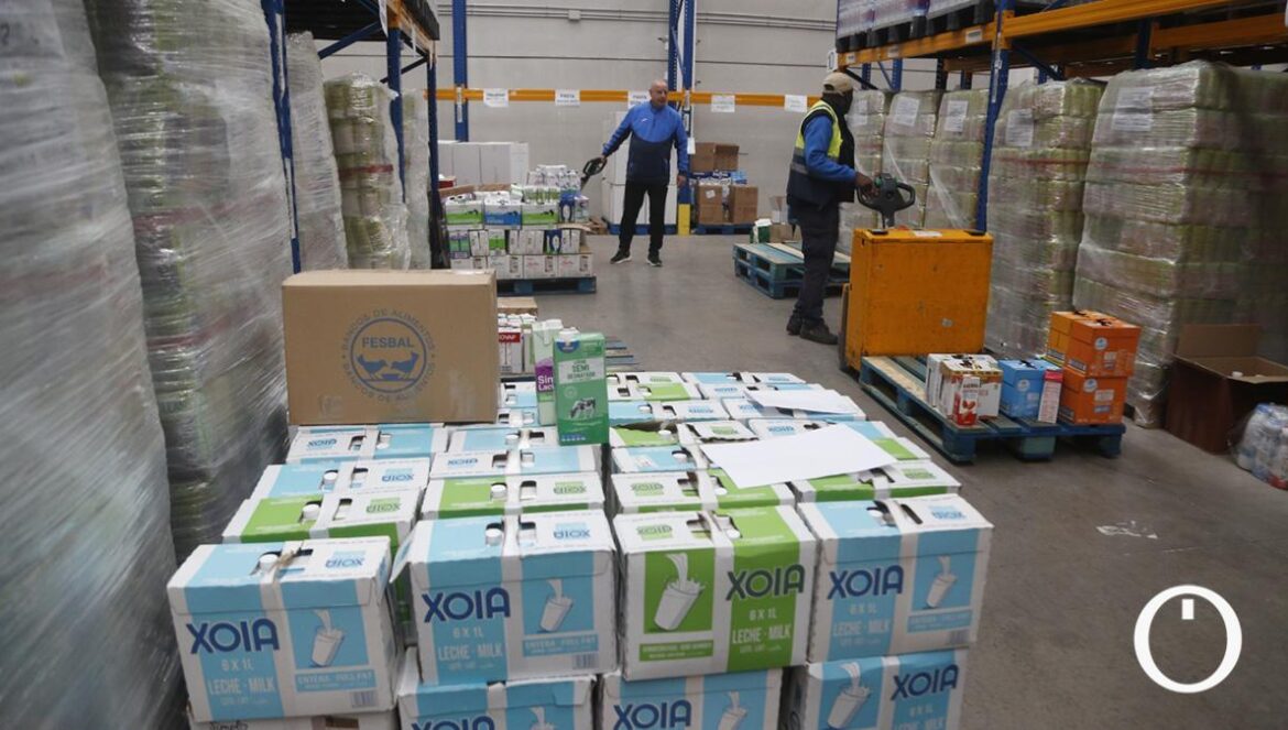 Banco de Alimentos de Córdoba ÁLEX GALLEGOS Juan José Cas, informa de la 'Gran Recogida 2024' en el Banco de Alimentos ÁLEX GALLEGOS Banco de Alimentos de Córdoba ÁLEX GALLEGOS