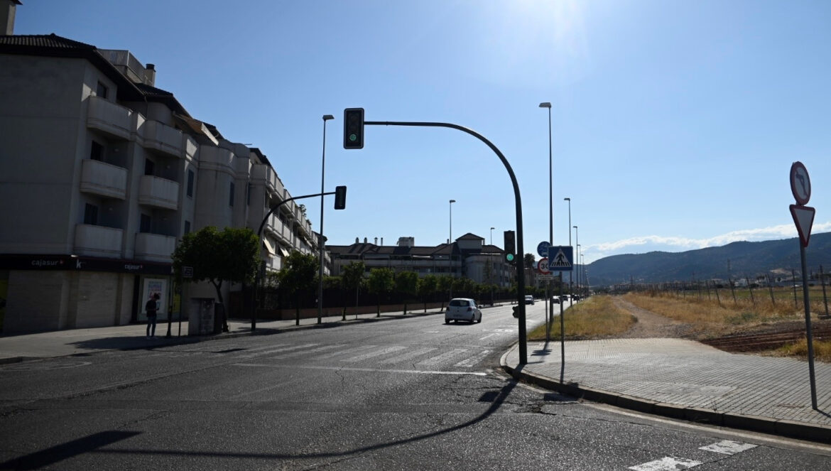 Avenida de la Arruzafilla / Juan Ayala