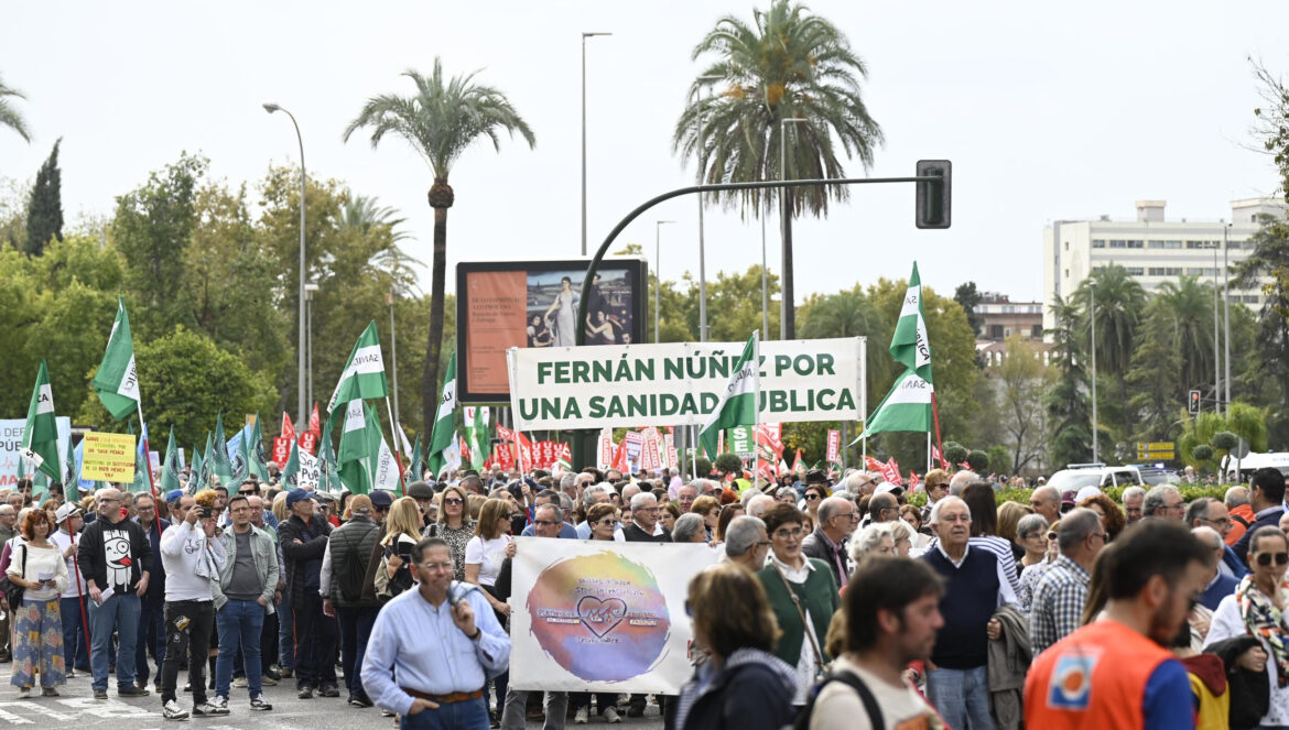 Manifestación en defensa de la sanidad pública en Córdoba. / Juan Ayala