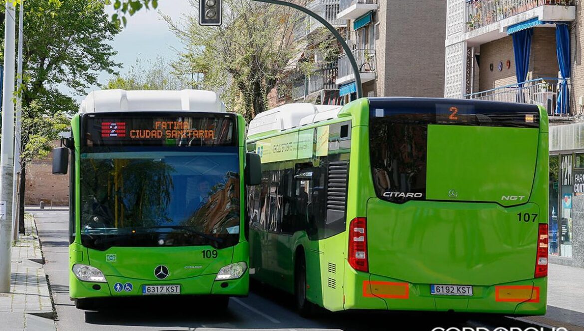 Autobuses de Aucorsa de la línea 2 MADERO CUBERO