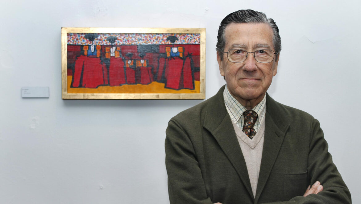 Mariano Aguayo, en una imagen de 2013 delante de una de sus obras.