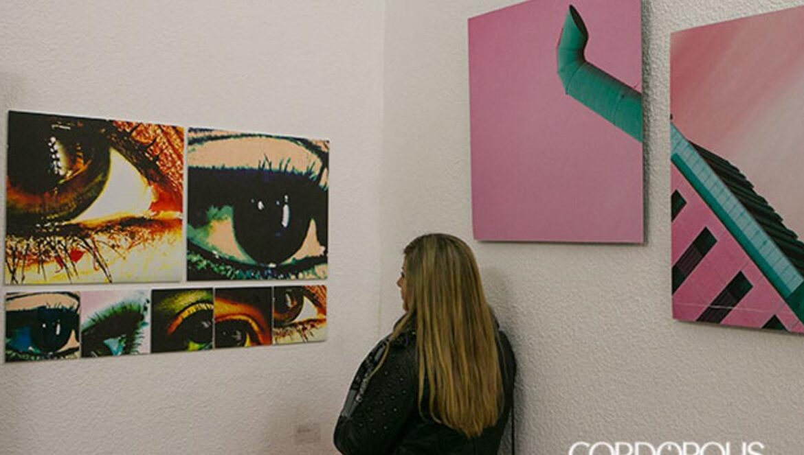 Imagen de una exposición en la Escuela de Arte Mateo Inurria | MADERO CUBERO