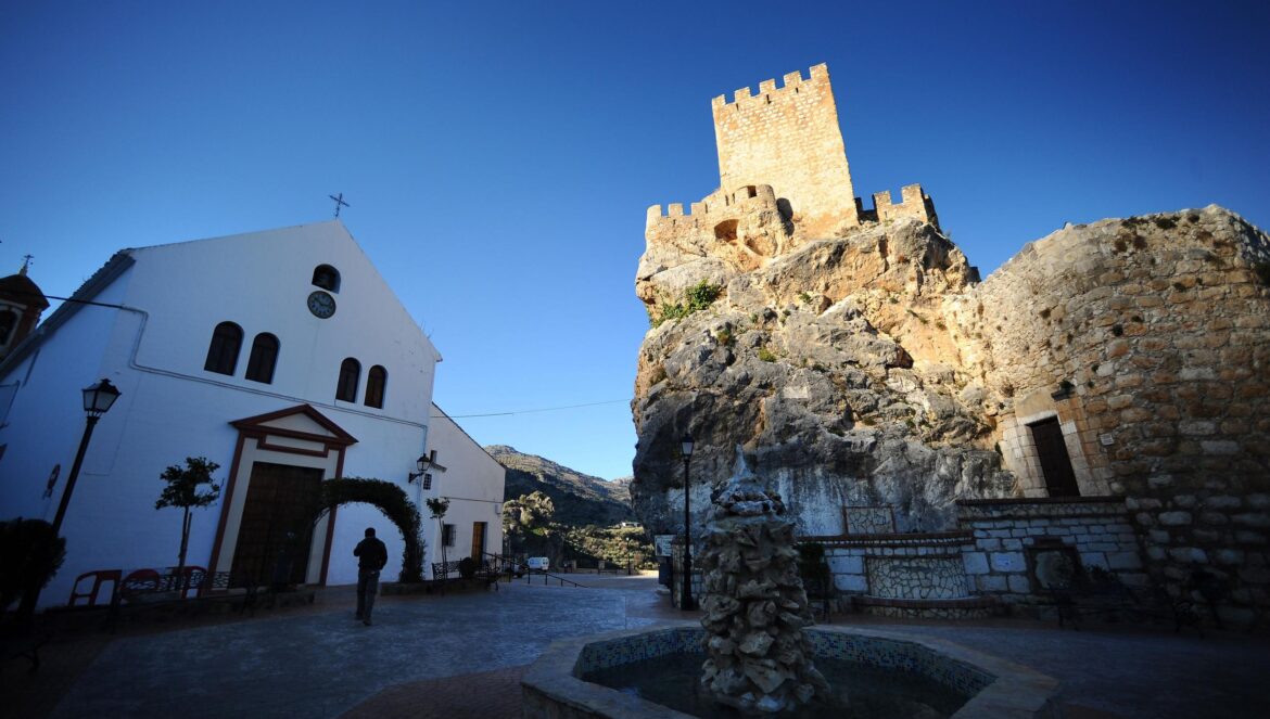 Vista del Castillo de Zuheros / El Día