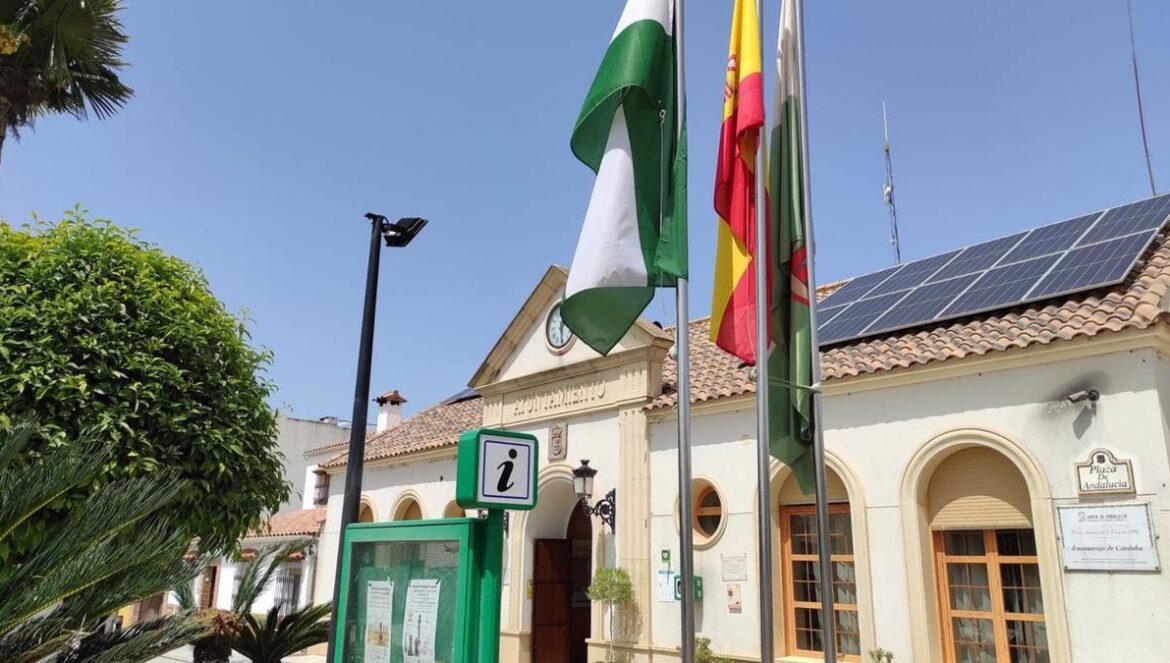 Ayuntamiento de Encinarejo, en la Plaza de Andalucía de la ELA.