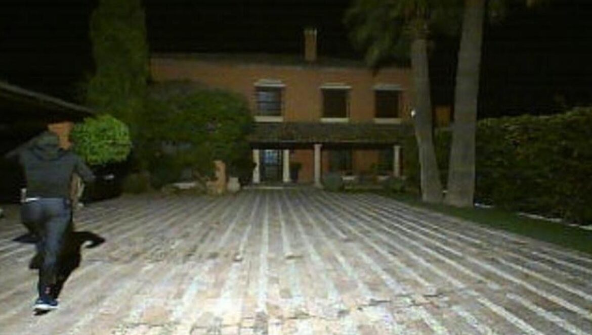Ladrones captados por las cámaras de un chalet de El Brillante.