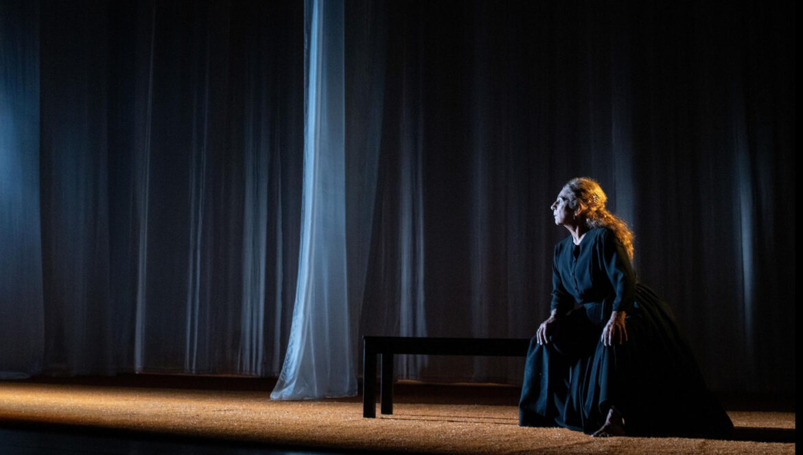 Lolita, en una escena de 'Poncia' / Javier Naval