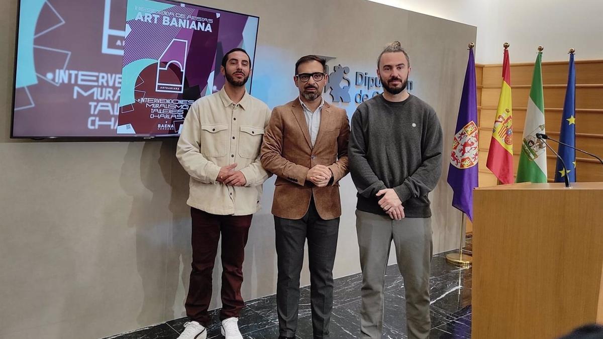 Félix Romero (centro), entre Sake y Sota Pérez.