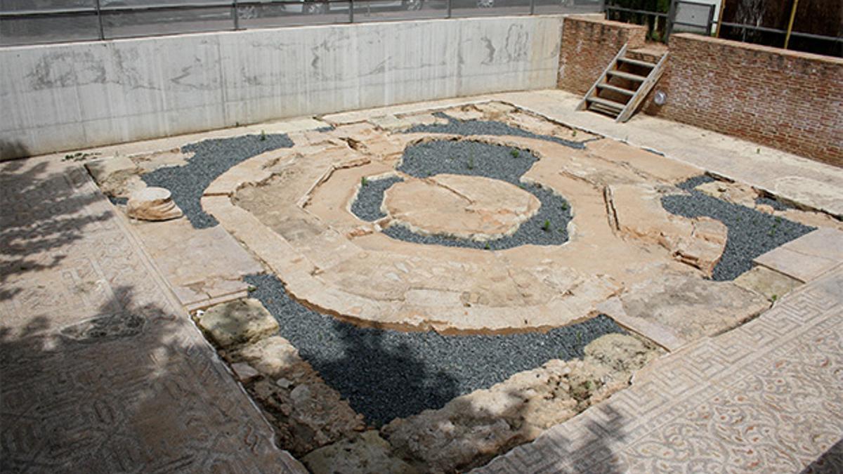 Imagen de uno de los mosaicos romanos descubiertos en Santa Rosa Recreación de la villa romana de Santa Rosa Arqueocórdoba Recreación del peristilo de la villa romana de Santa Rosa Arqueocórdoba