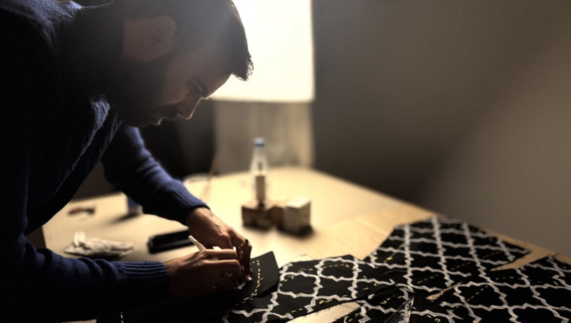 El diseñor Fran Araujo en pleno proceso creativo / Fran Araujo