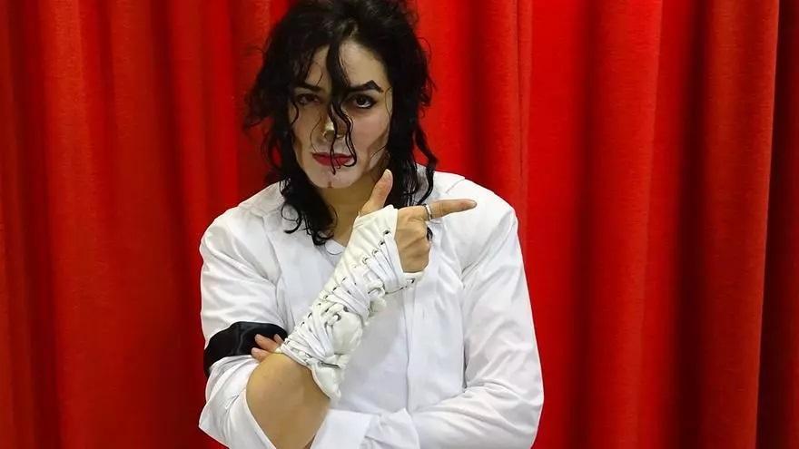 Gema Lozano, caracterizada como Michael Jackson. / CÓRDOBA