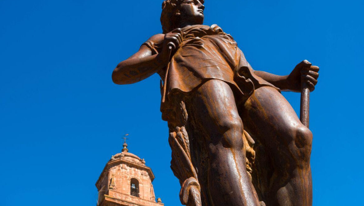 Escultura de La Segadora en Montoro / Turismo de Montoro