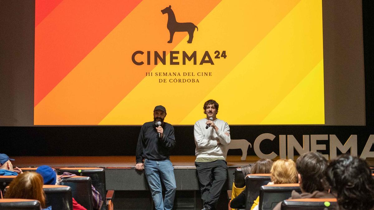 Presentación de 'Sueños y pan', de Soto Muñoz María Cariñanos El equipo de 'Atín Aya, retrato del silencio' María Cariñanos