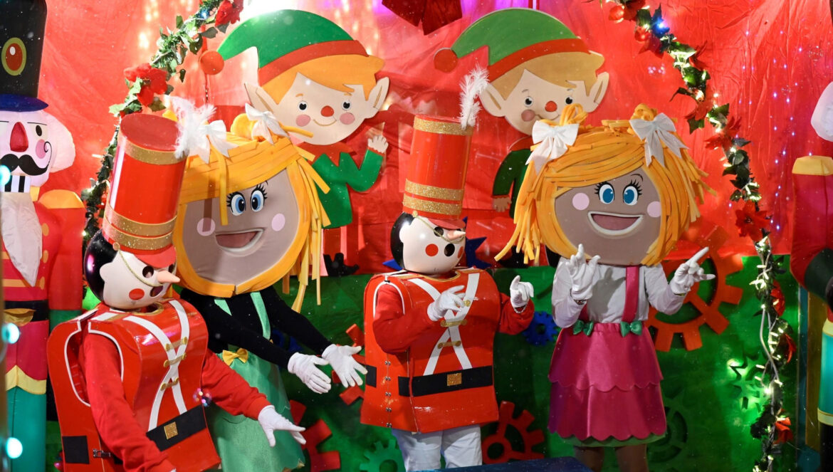 El poblado navideño del cine Fuenseca de Córdoba, en imágenes / Juan Ayala