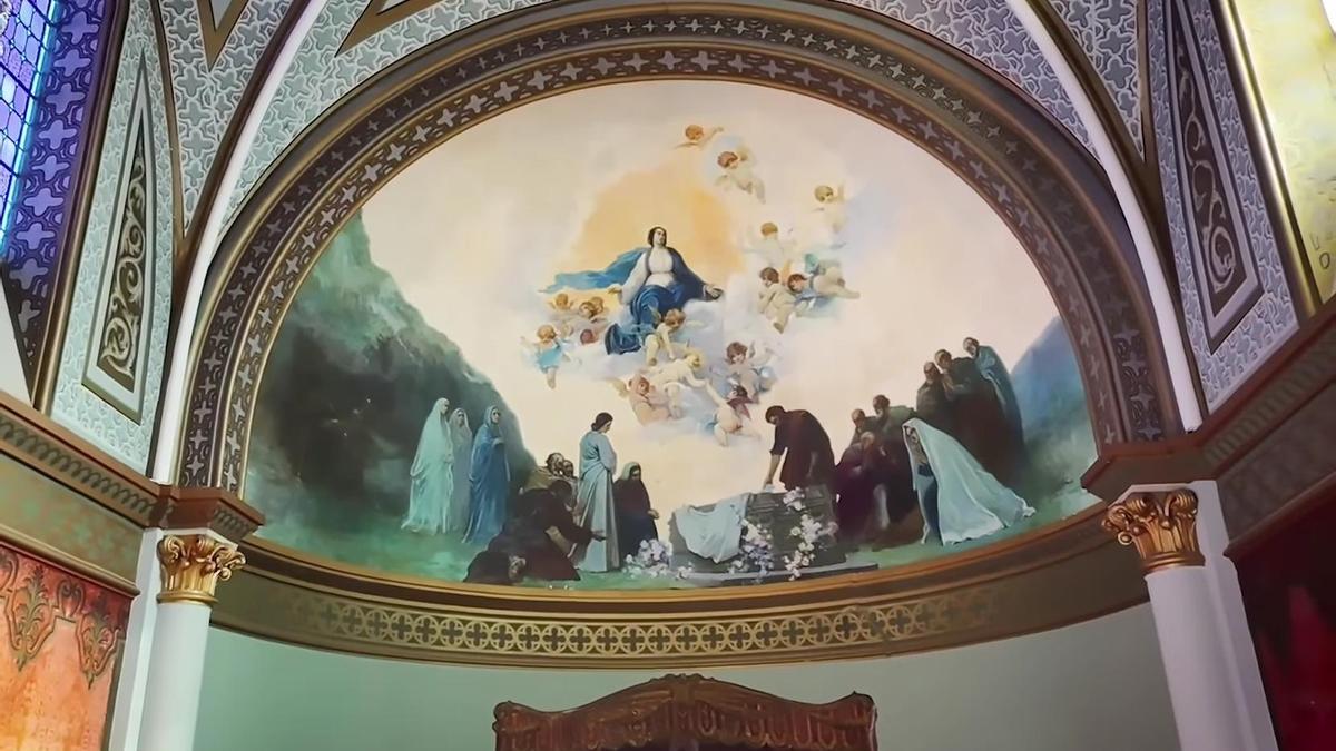 Capilla pintada por Julio Romero de Torres en la parroquia de la Asunción de Porcuna.