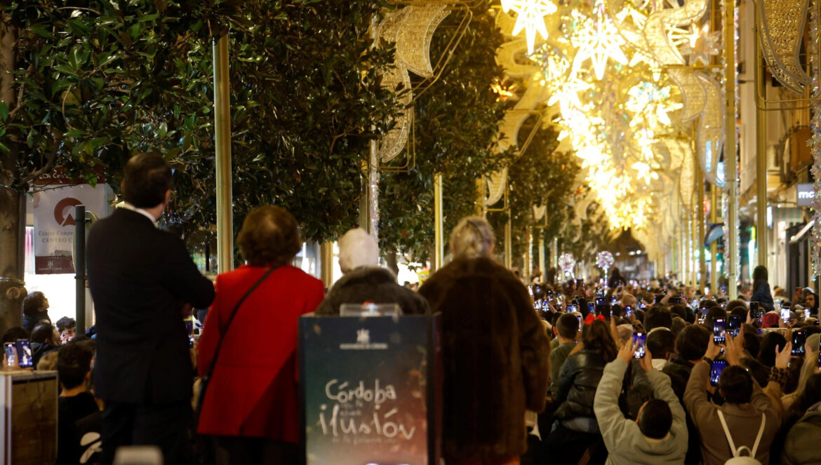 El espectáculo de luz y sonido de Cruz Conde / Miguel Ángel Salas