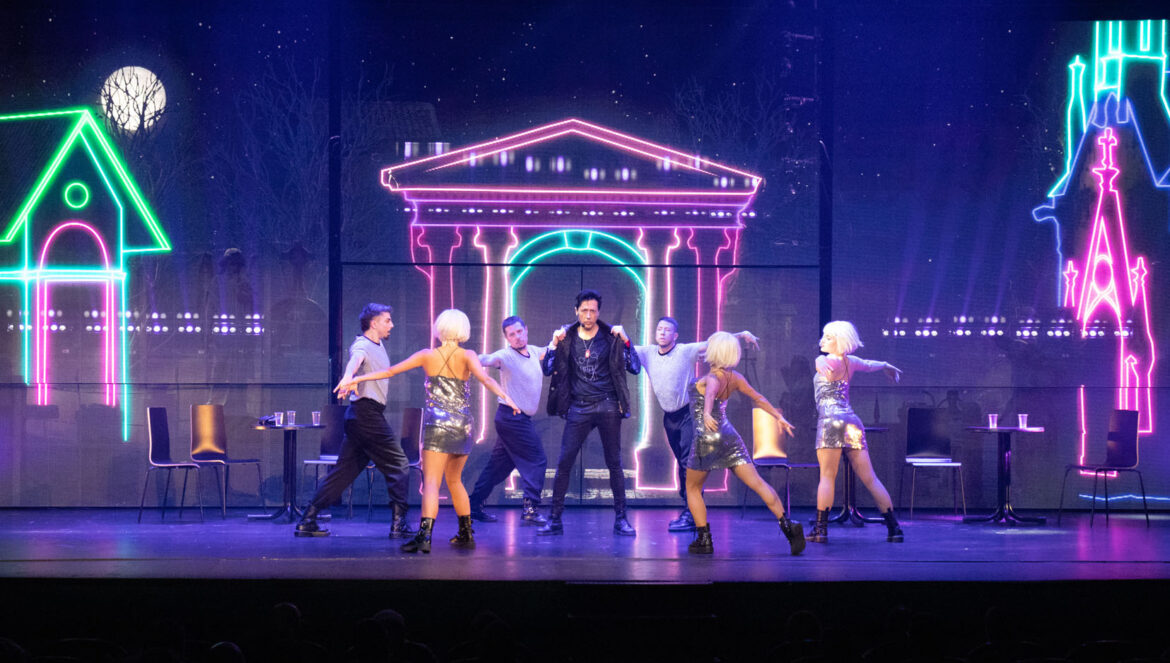 Escena de 'El Gran Musical de los 80 & los 90' / IMAE