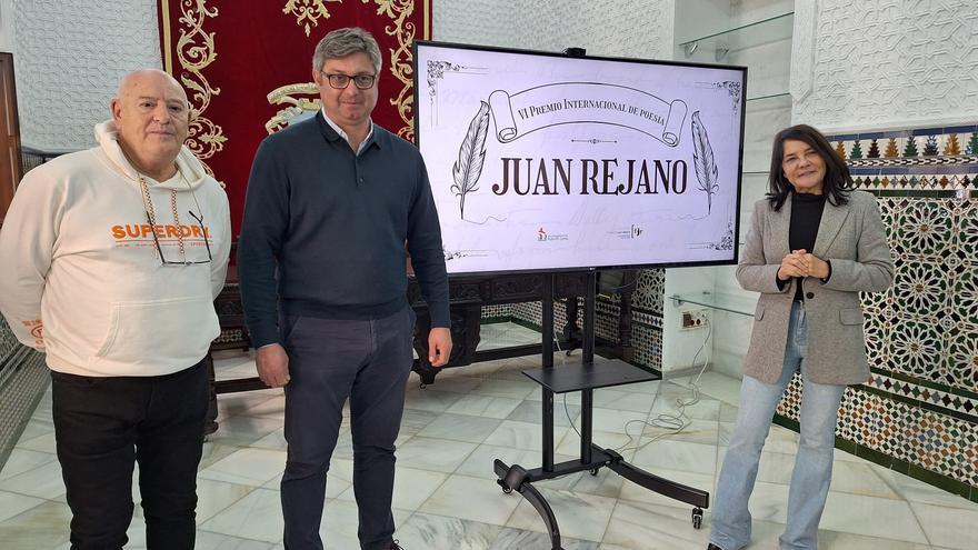 Presentación del ganador del premio de poesía Juan Rejano en Puente Genil. / Virginia Requena