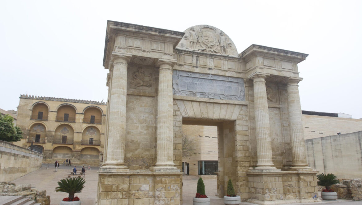 Puerta del Puente de Córdoba / El Día