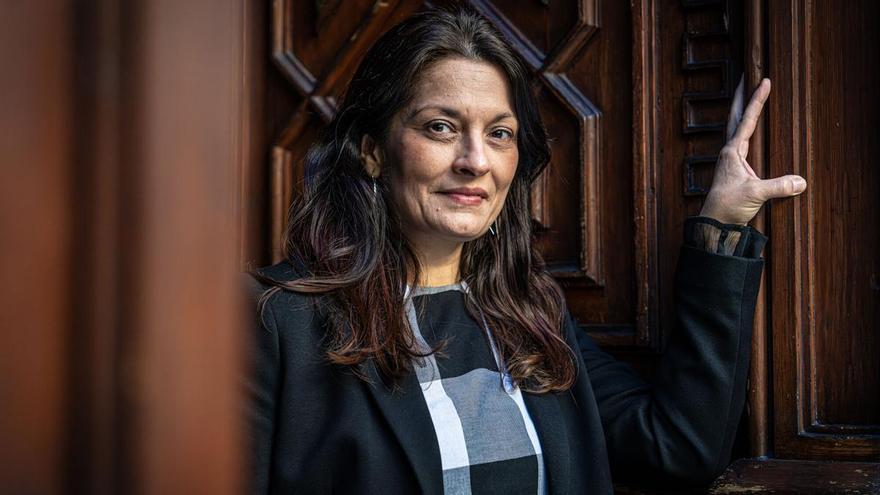 La escritora Corina Oproae, fotografiada en Barcelona / MANU MITRU