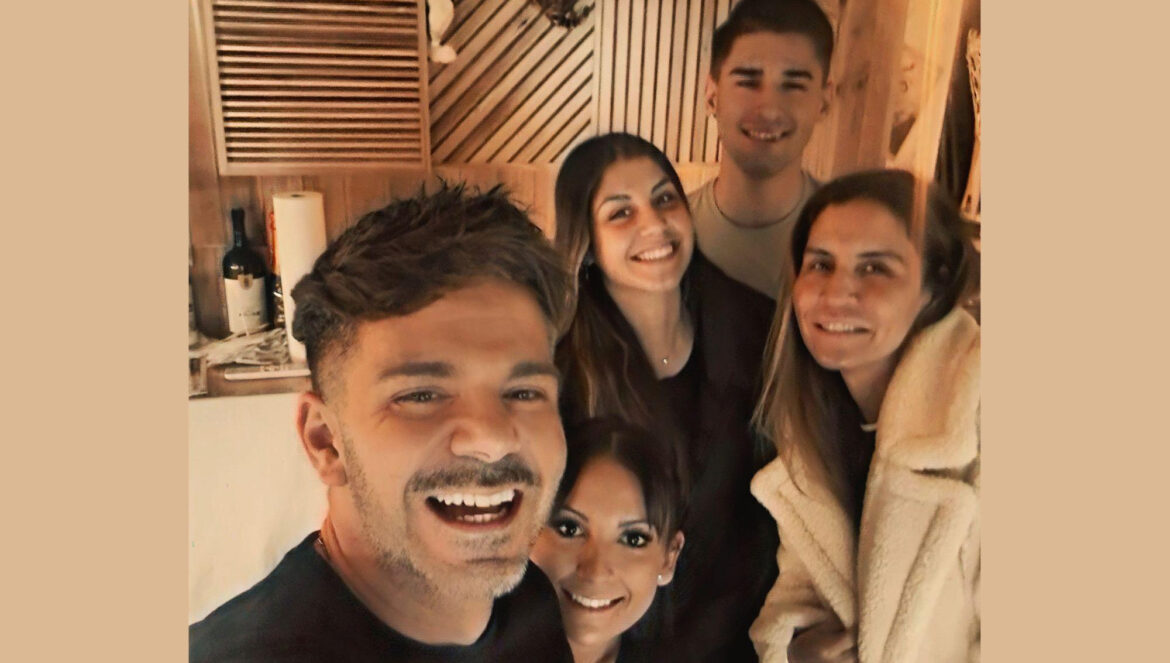 Susana Saborido y su hija Daniela junto al equipo de Sí, Quiero / Sí, Quiero
