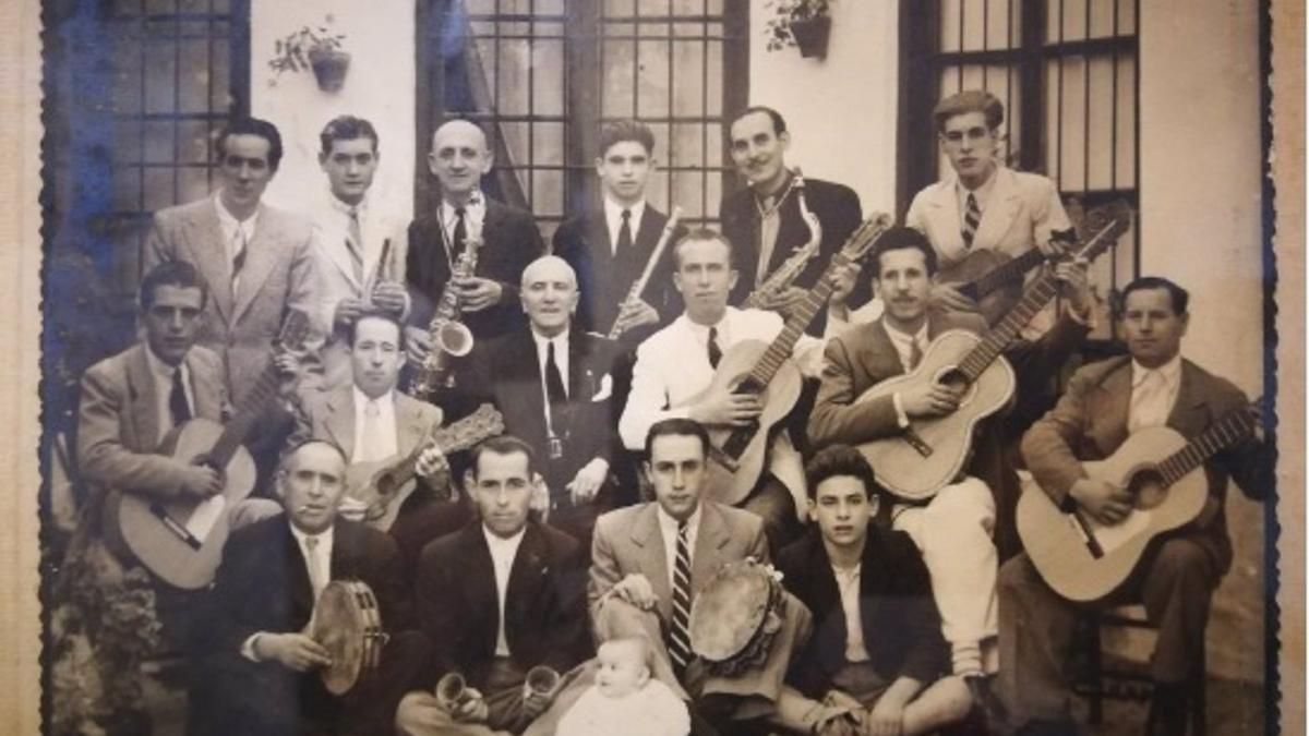 Foto histórica de un conjunto de los cantos de la Aurora de Priego.