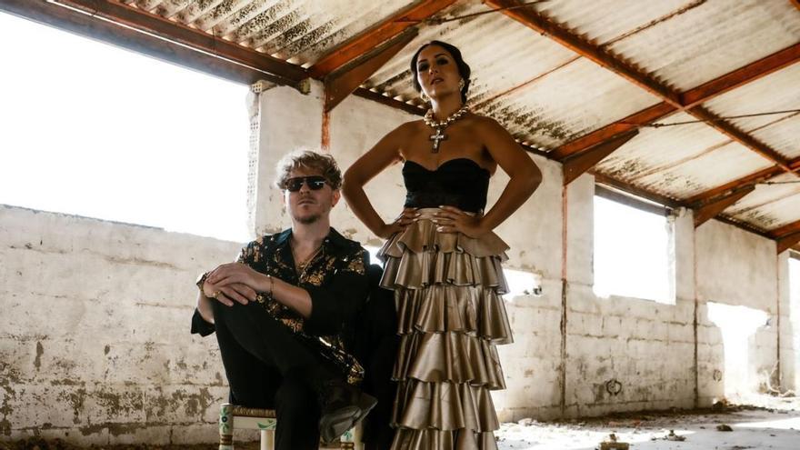 Carmen Doorá junto a su productor, Ángel Dorao. / L. O. M.