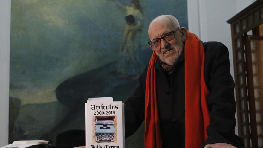 Julio Merino, en la presentación de su libro de artículos, en 2020. / A. J. GONZÁLEZ