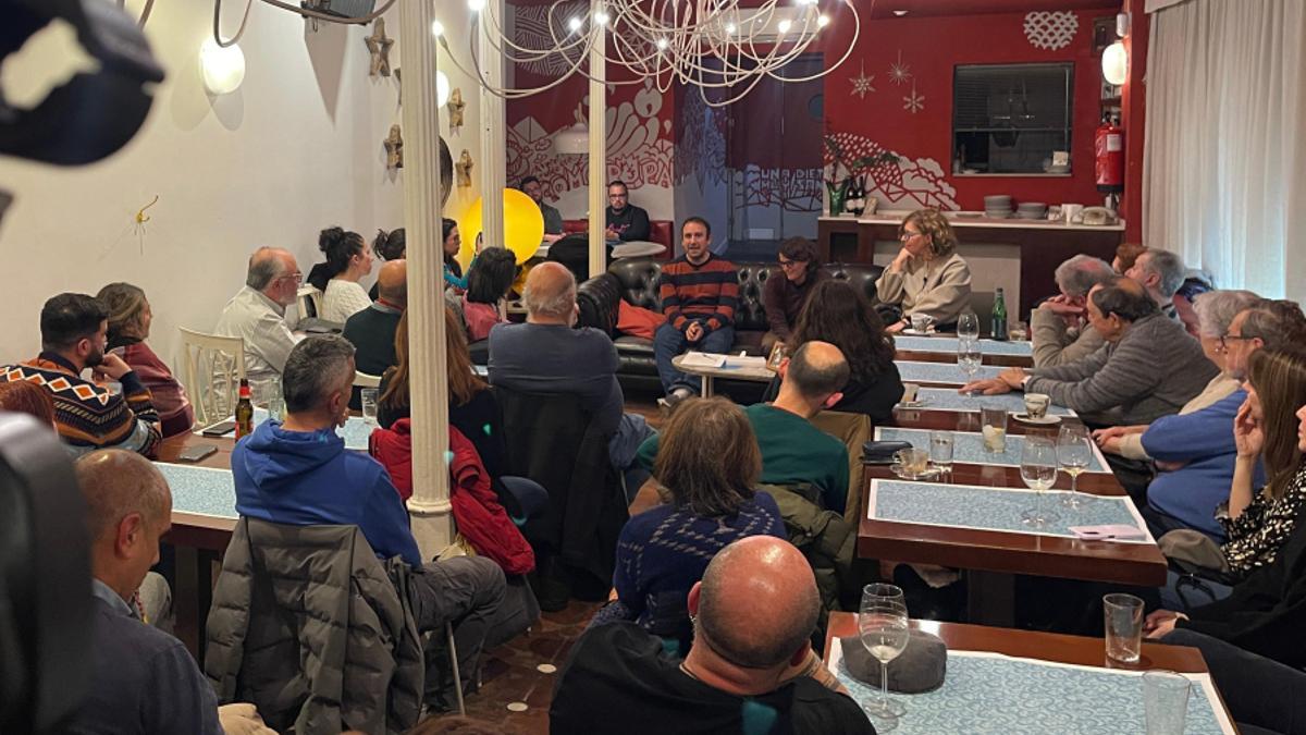 Lleno en El Astronauta.