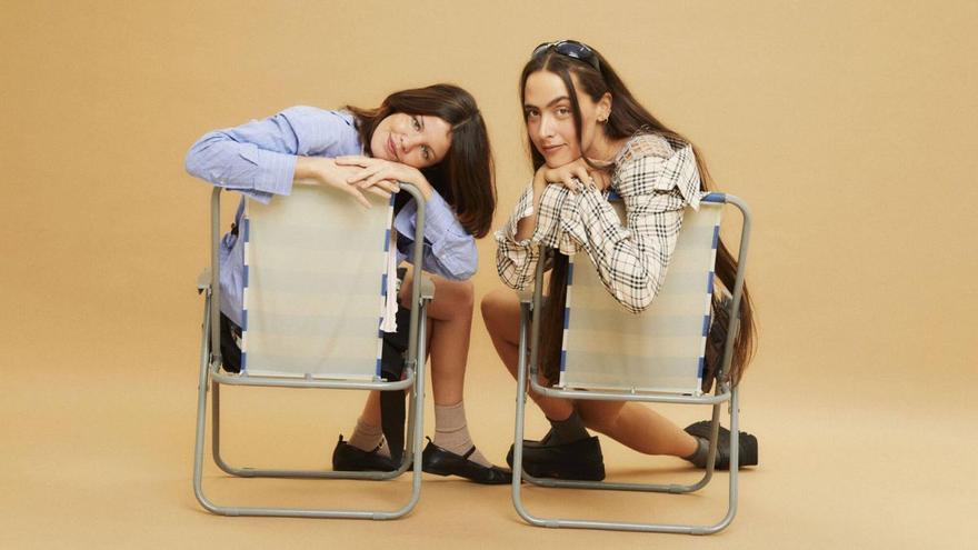 Hinds: Carlota Cossials y Ana García Perrote / Darío Vázquez