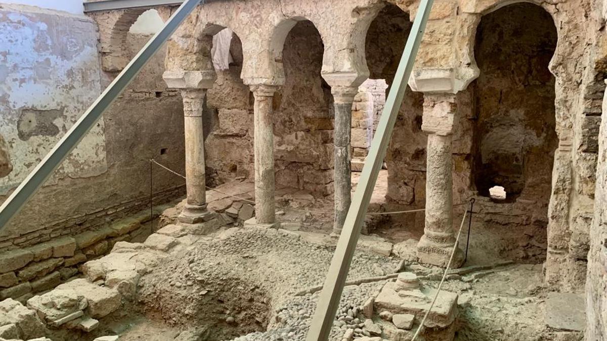 Sala templada de los baños árabes de San Pedro.