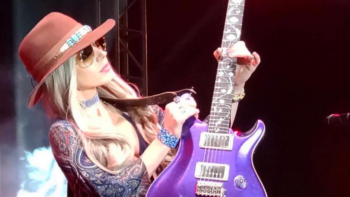 La guitarrista Orianthi.