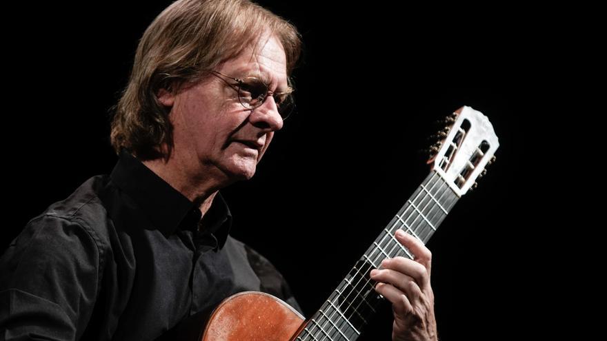 El guitarrista clásico y ganador de un premio Grammy, David Russell, vuelve una edición más al Festival de la Guitarra de Córdoba. / CÓRDOBA