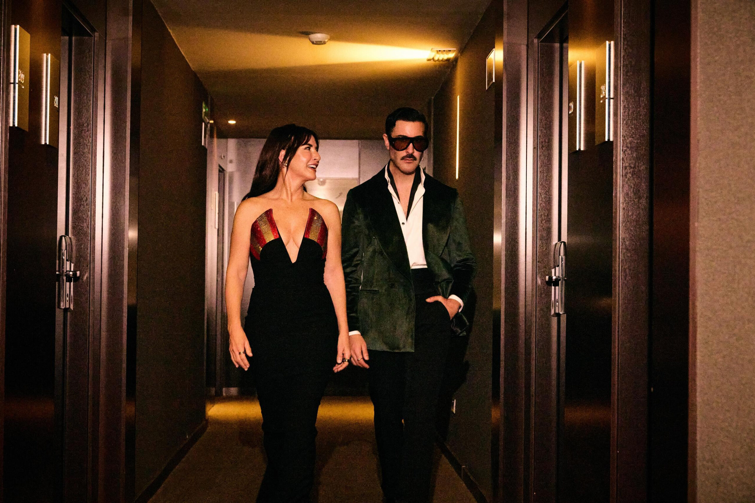 Andrew Pocrid y Belén López en los momentos previos a la Gala de entrega de los Premios Carmen de la Academia del Cine de Andalucía / Adrián Perea