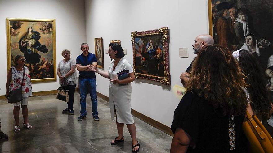 Un momento del recorrido por el Museo de Bellas Artes. / Rafa Alcaide