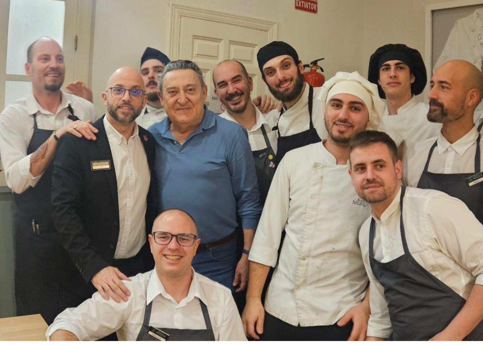Mariano Peña junto al equipo de Bodegas Mezquita Céspedes / Redes Bodegas Mezquita