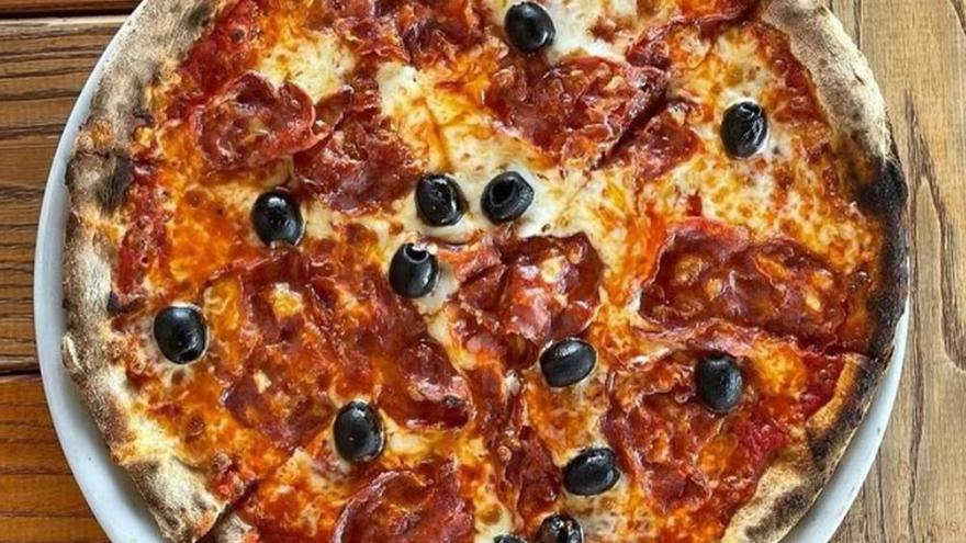 Pizza de Casa Mia / CASA MIA